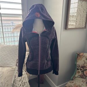 Lululemon Sculpted Hooded Zip Jacket in Heathered Plum – Size 10